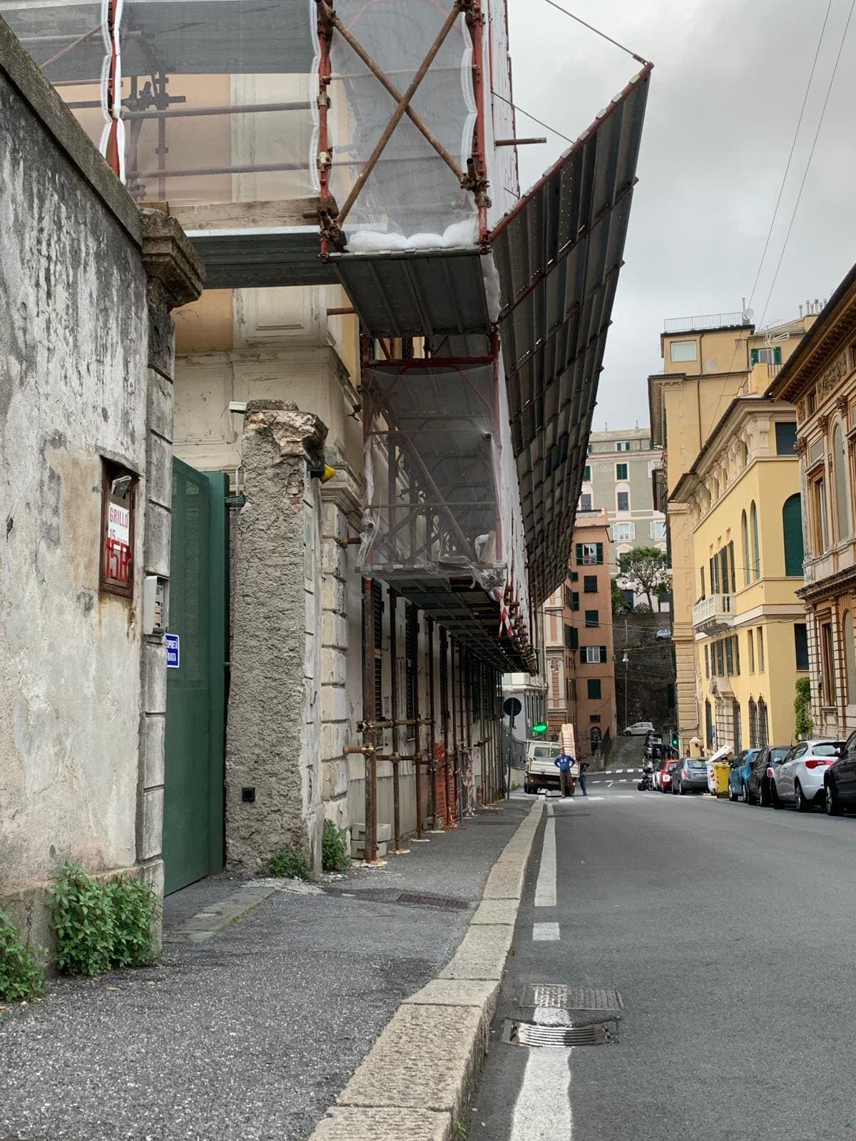 Parapetti di sicurezza e ponteggio esterno – Novi Ponteggi (AL)