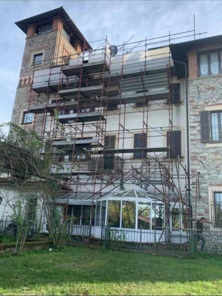 Ponteggio a tubo e giunto montato da Giuseppe De Luca – Novi Ponteggi